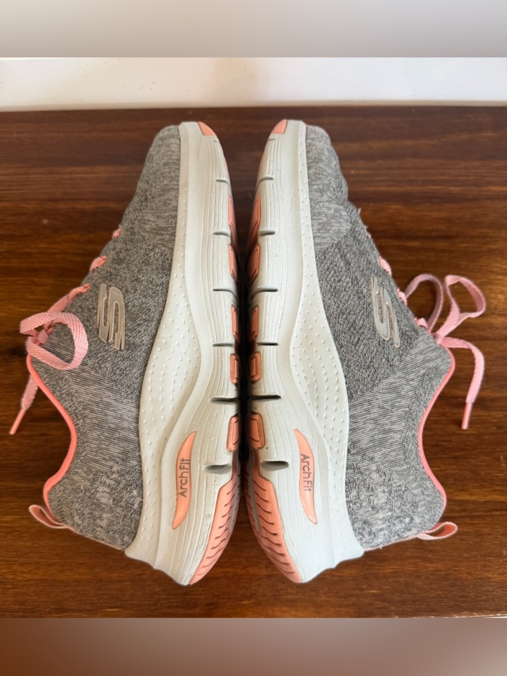 Skechers Arch Fit Sneakers Women’s Size 10 Gray Pink Comfort Walking - Picture 4 of 8